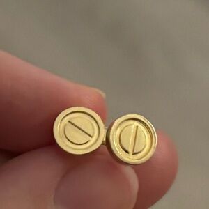 Cartier LOVE earrings, 750 
18k solid yellow gold
Négociable